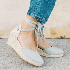 NEW IN BOX Soludos Lyon Wedge Espadrille Sky Blue US Size 9